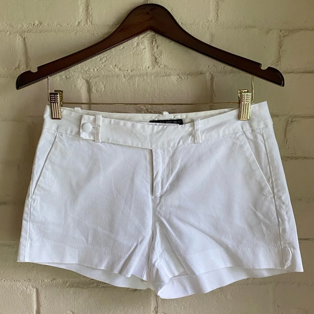 Banana Republic size 2 petite 2P white bermuda business casual summer shorts